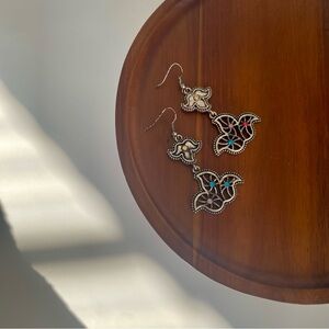 4/$15 Vintage Retro Silver Flower Dangling Drop Earrings